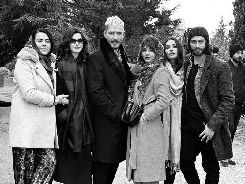 Özge Özpirinçci kızını paylaştı: Ünlülerin güncel  paylaşımları 