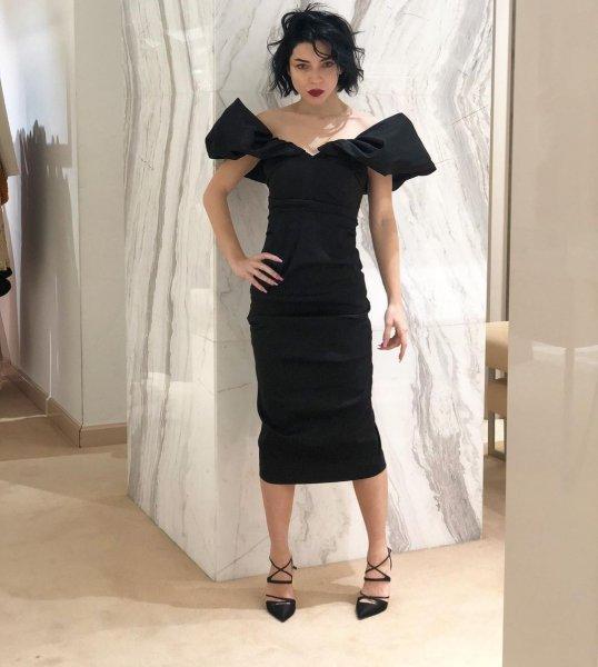 Özge Özpirinçci kızını paylaştı: Ünlülerin güncel  paylaşımları 