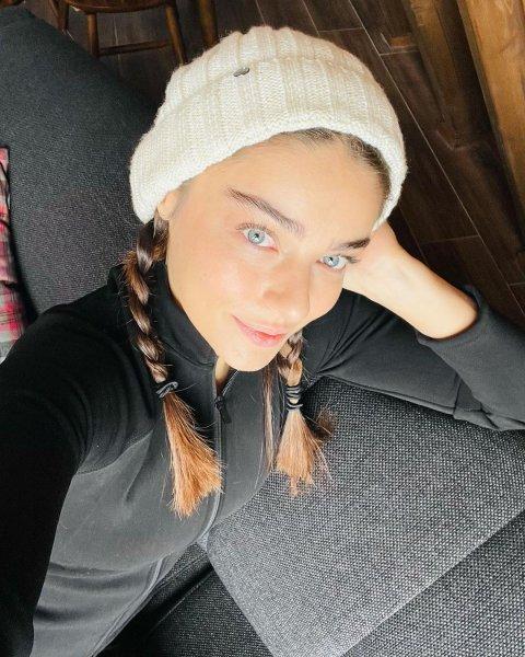 Ünlü isimlerin 16 Ocak tarihli Instagram paylaşımları