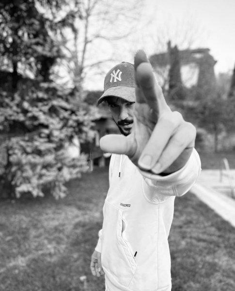 Ünlü isimlerin 16 Ocak tarihli Instagram paylaşımları