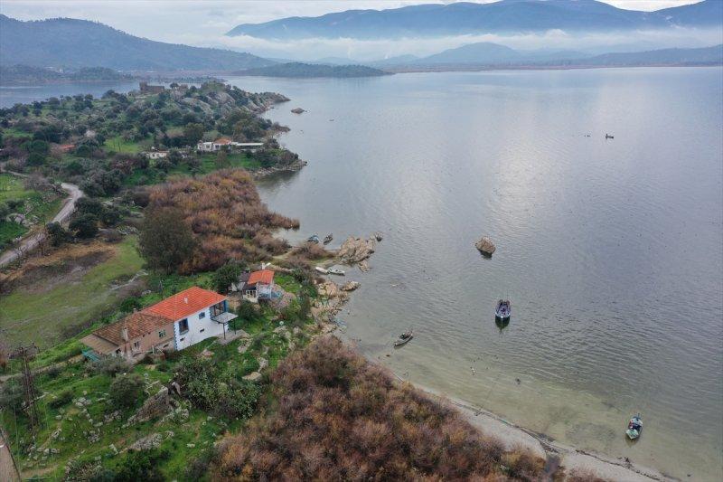 Yağışlar nedeniyle kendine gelen Bafa Gölü'nde bahar manzaraları