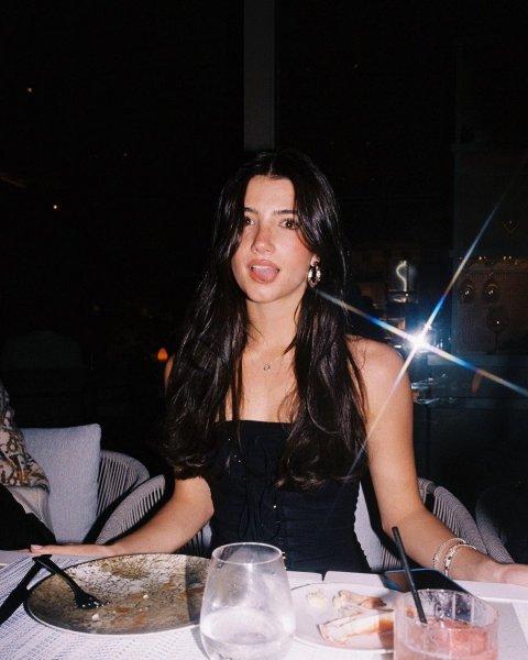 TikTok fenomeni Charli D'Amelio zirvede