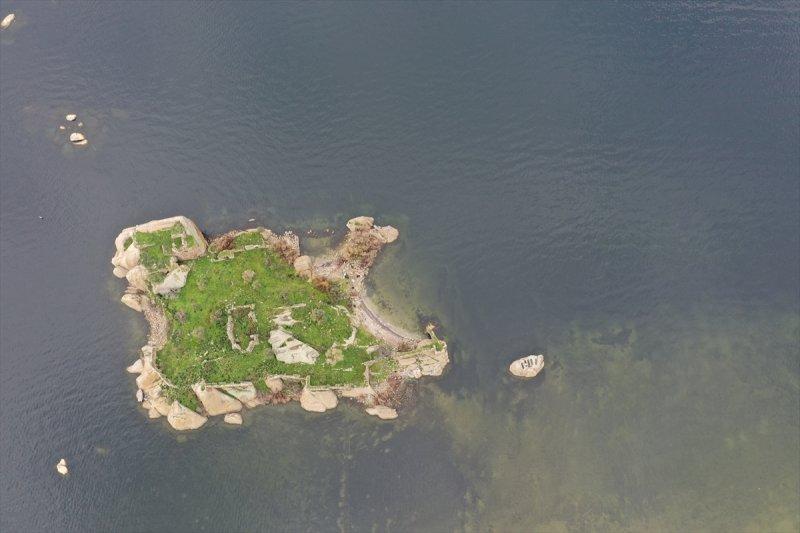 Yağışlar nedeniyle kendine gelen Bafa Gölü'nde bahar manzaraları