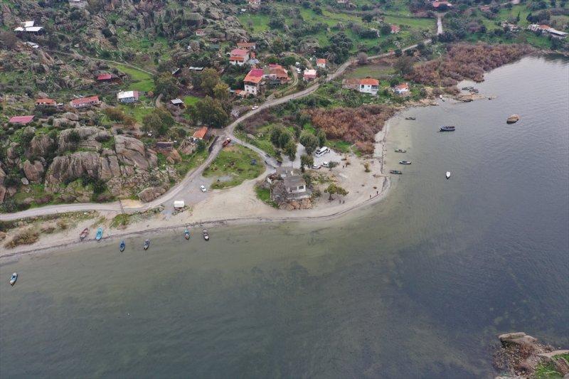 Yağışlar nedeniyle kendine gelen Bafa Gölü'nde bahar manzaraları