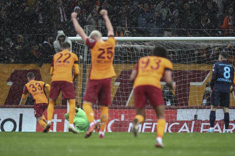 Galatasaray-Trabzonspor maçından kareler