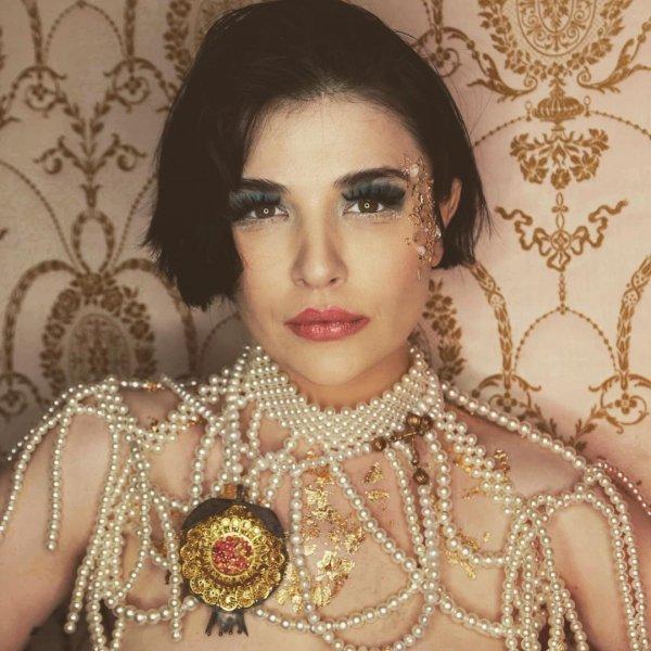 Ünlü isimlerden Fatma Girik paylaşımları