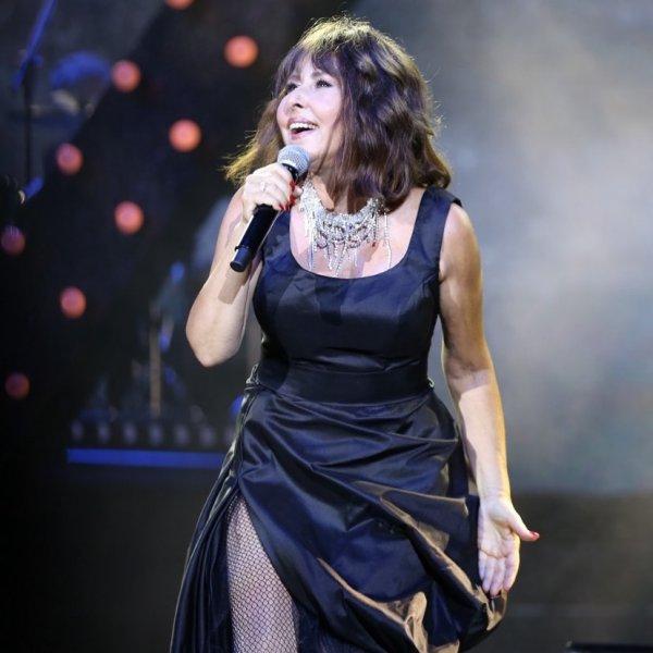 Ünlü isimlerden Fatma Girik paylaşımları