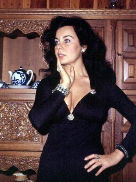 Fotoğraflarla Fatma Girik