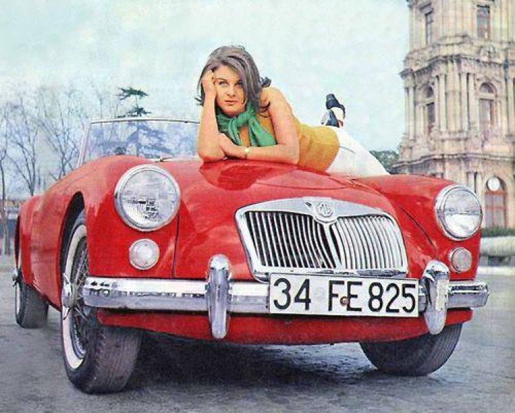 Fotoğraflarla Fatma Girik