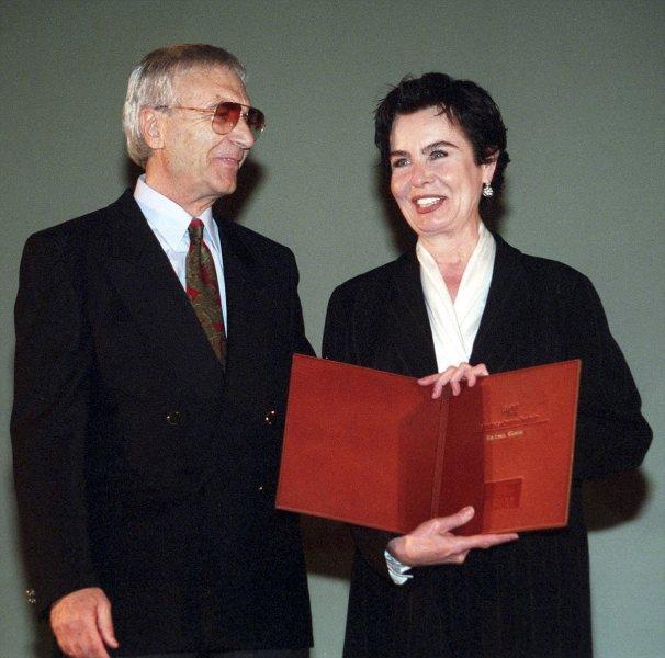 Fotoğraflarla Fatma Girik