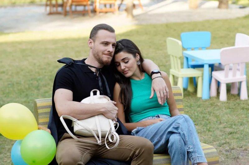 Biten Kerem Bürsin ve Hande Erçel aşkından kareler