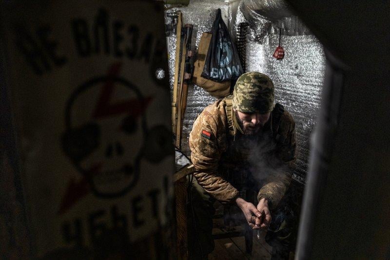 Zolote bölgesindeki Ukrayna askerleri