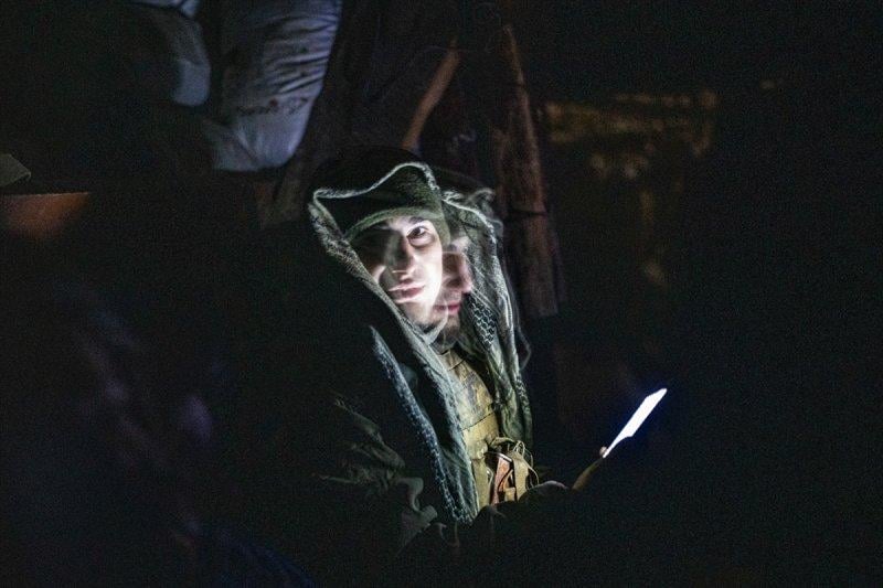 Zolote bölgesindeki Ukrayna askerleri