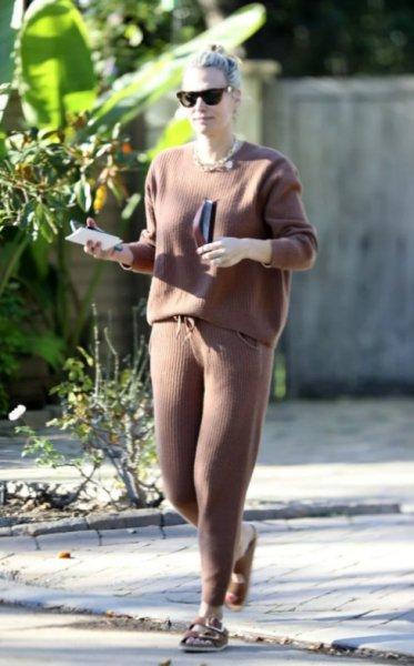 Dünyaca ünlü isimlerin hafta içindeki sokak stilleri