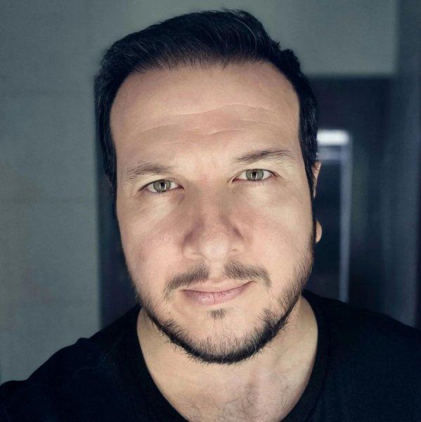 Sesleriyle büyüleyen ünlü oyuncular