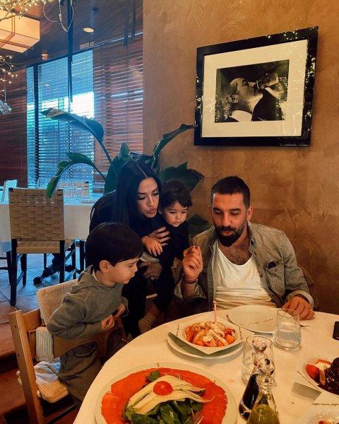 Ünlü isimlerin 30 Ocak tarihindeki paylaşımları 