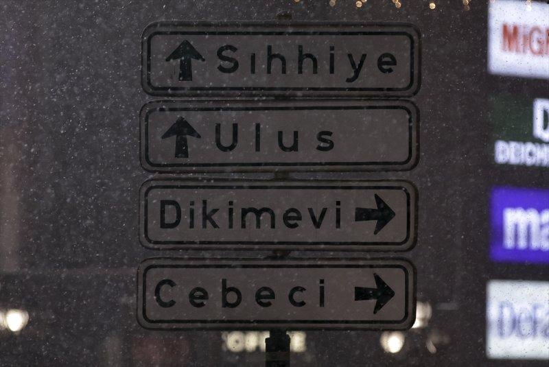 Başkent'te gece başlayan kar yağışından yansımalar