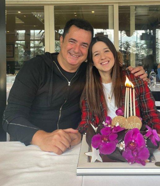 Ünlü isimlerin 30 Ocak tarihindeki paylaşımları 