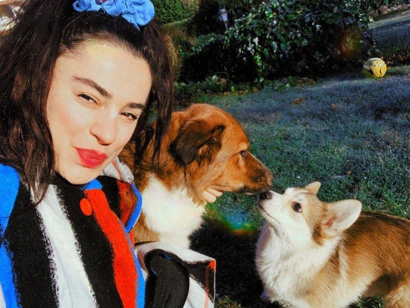 Sesiyle herkesi mest eden Ceylan Ertem'in renkli fotoğrafları