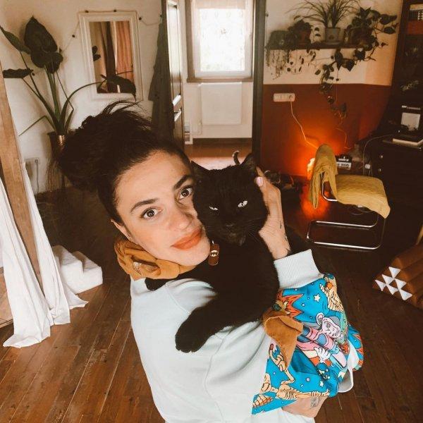 Sesiyle herkesi mest eden Ceylan Ertem'in renkli fotoğrafları