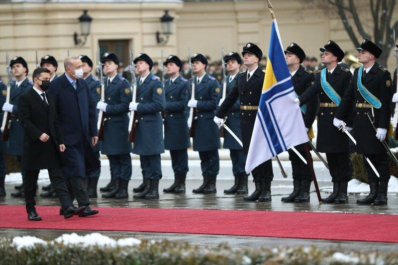 Cumhurbaşkanı Erdoğan Ukrayna'da törenle karşılandı