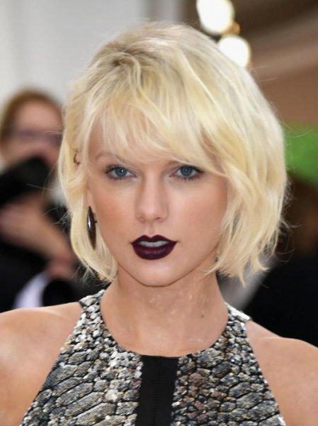 2022'nin trendi kısa saça ilham veren ünlü saç modelleri