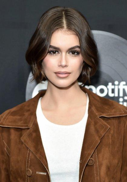 2022'nin trendi kısa saça ilham veren ünlü saç modelleri