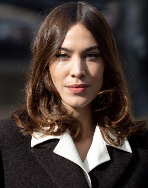 2022'nin trendi kısa saça ilham veren ünlü saç modelleri