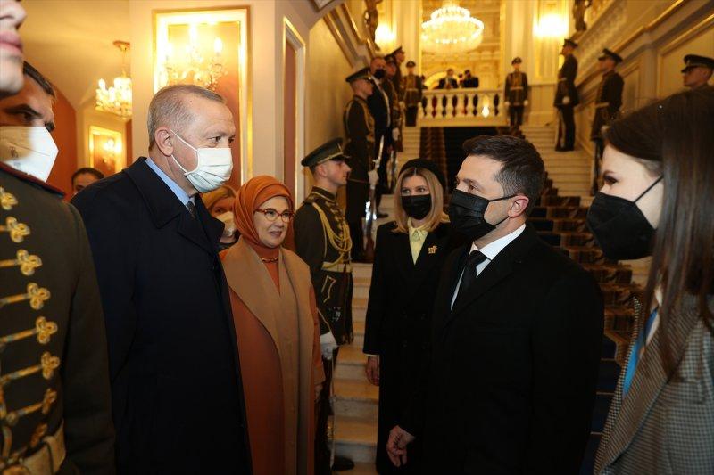 Cumhurbaşkanı Erdoğan Ukrayna'da törenle karşılandı