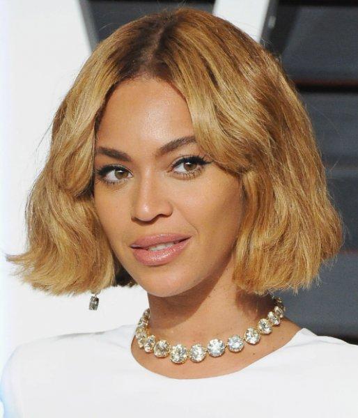 2022'nin trendi kısa saça ilham veren ünlü saç modelleri