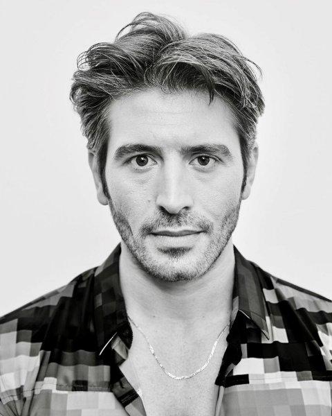 Başarılı oyuncu Cihangir Ceyhan'ın sosyal medya paylaşımları