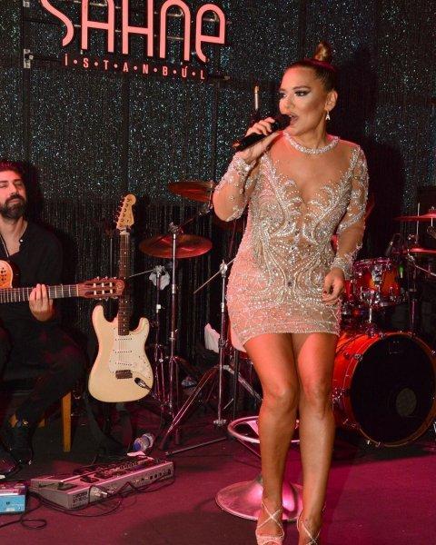 Demet Akalın'ın sahne kostümleri