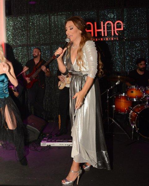 Demet Akalın'ın sahne kostümleri