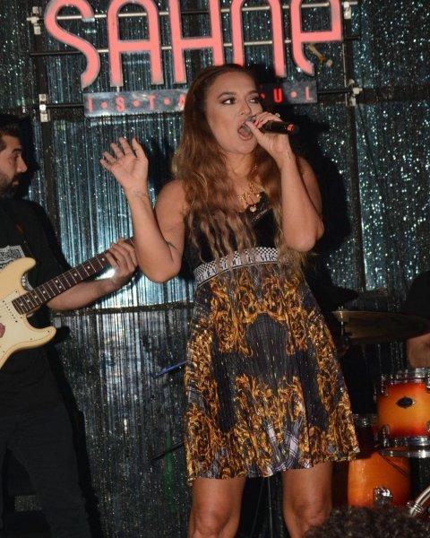 Demet Akalın'ın sahne kostümleri