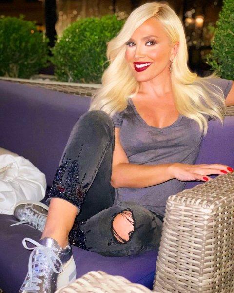 Dekoltesiyle gündeme gelen Lerzan Mutlu'nun kareleri