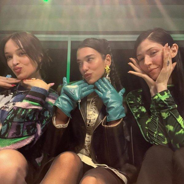 15 Şubat tarihinde paylaşım yapan ünlüler