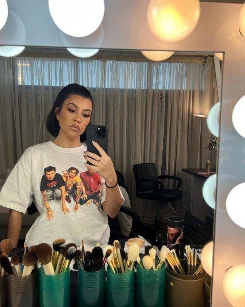 Kourtney Kardashian'ın cesur pozları