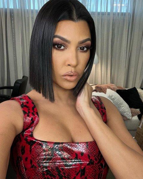 Kourtney Kardashian'ın cesur pozları