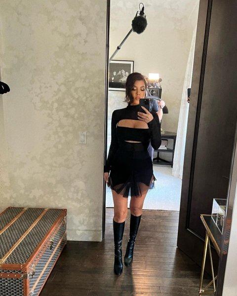 Kourtney Kardashian'ın cesur pozları