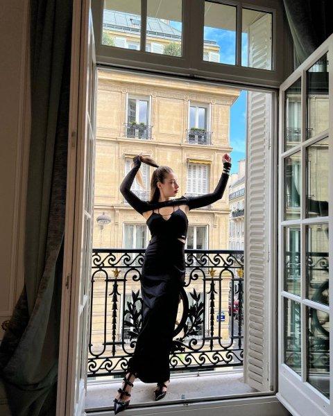 15 Şubat tarihinde paylaşım yapan ünlüler