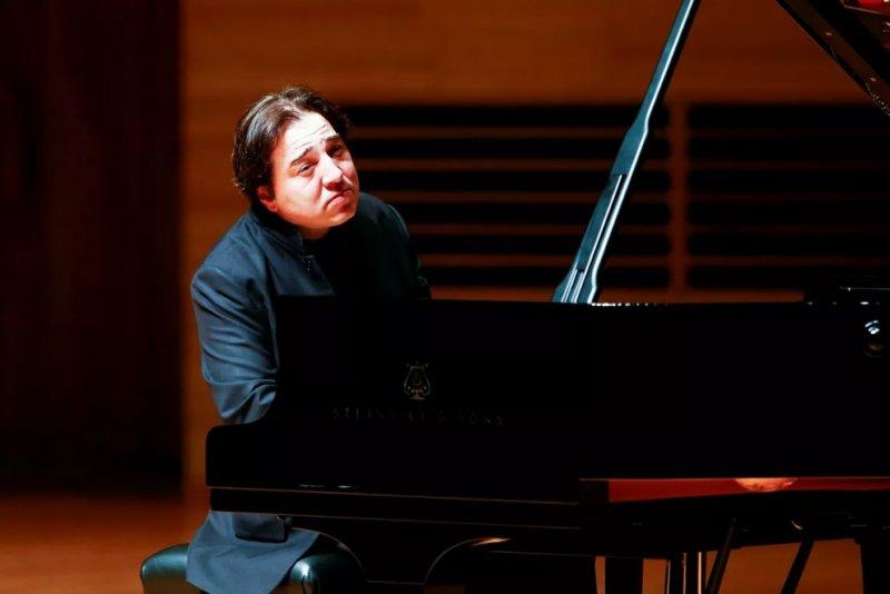 Ünlülerden Tarkan'ın "Geççek" şarkısına yorumlar