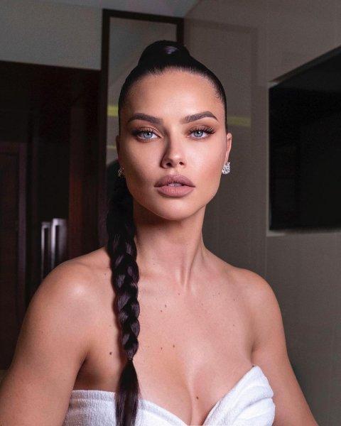 3'üncü kez anne olmaya hazırlanan Adriana Lima'nın kareleri - Resim 5