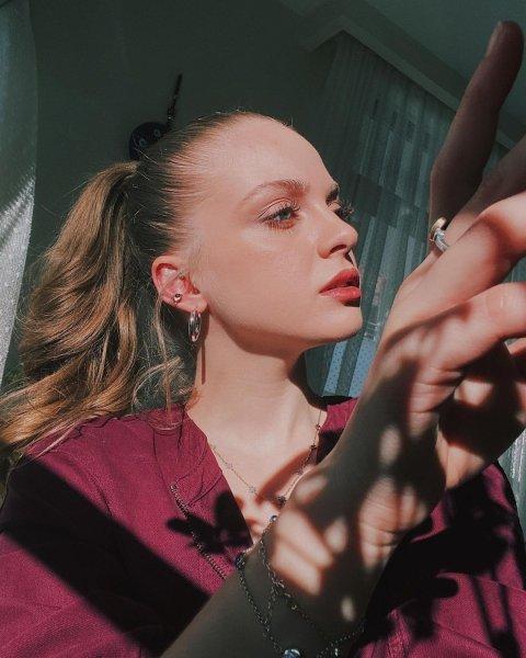 Ünlülerin 19 Şubat tarihli Instagram gönderileri