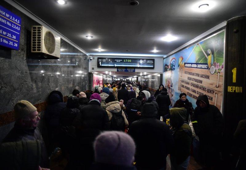 Lviv tren istasyonunda umut ve hüzün bir arada