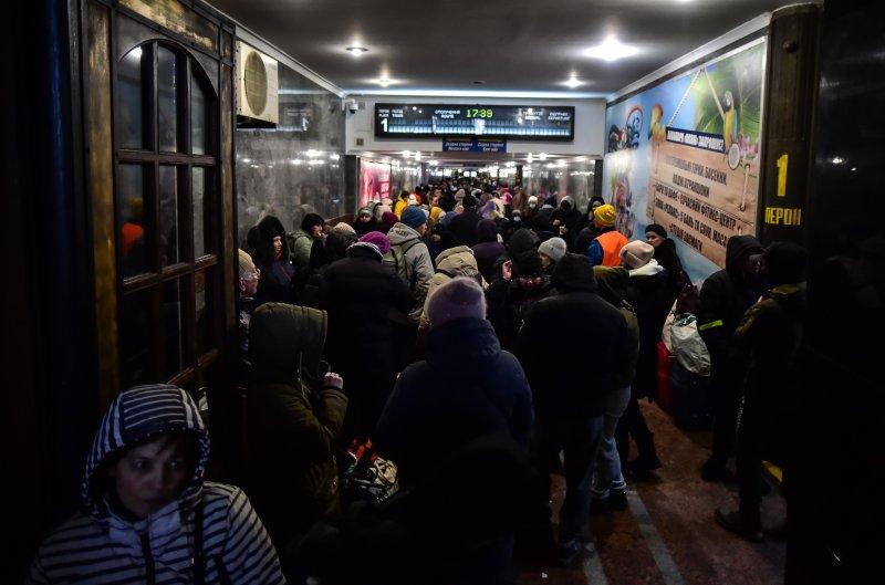 Lviv tren istasyonunda umut ve hüzün bir arada