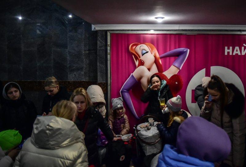 Lviv tren istasyonunda umut ve hüzün bir arada