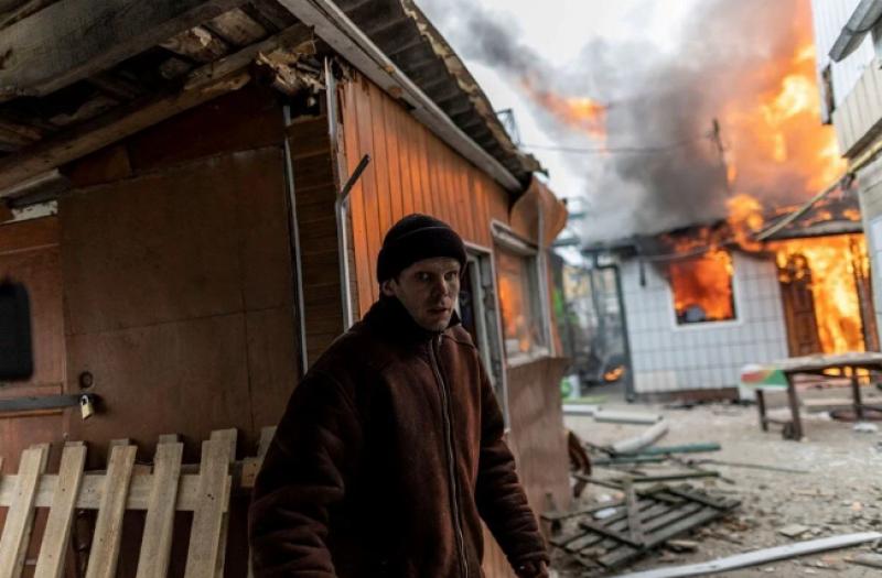 Çatışmaların arasında tahliye edilen Ukraynalıların kareleri