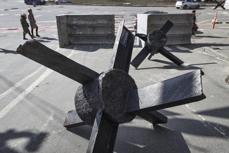 2. Dünya Savaşı'ndan kalma tank kapanları, Kiev savunmasında kullanılıyor