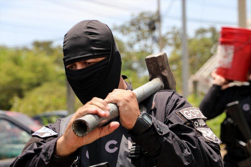 El Salvador hapishanelerinden birbirinden ilginç kareler