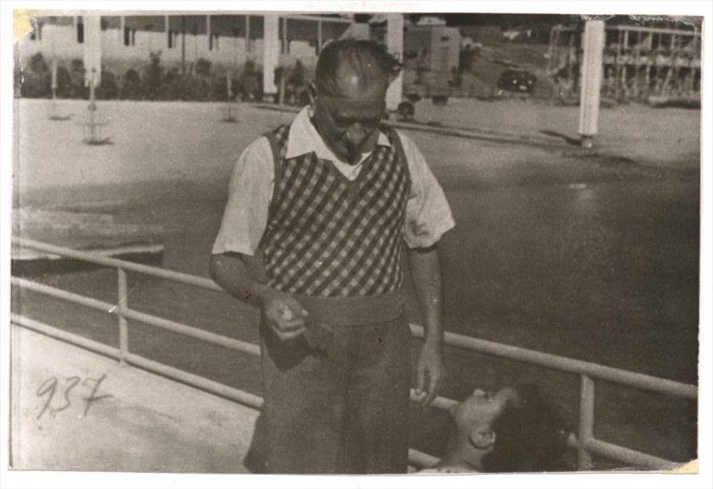 Fotoğraflarla Atatürk'ün çocuk sevgisi